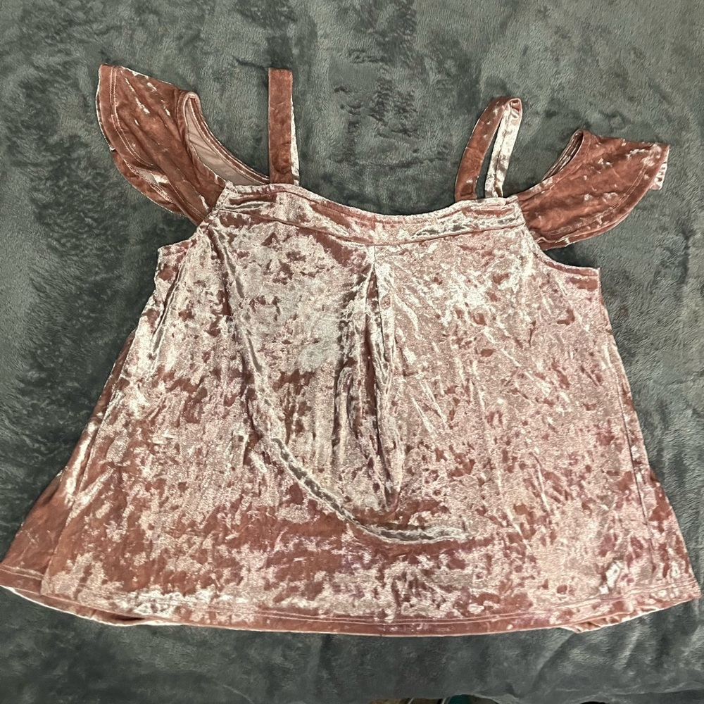 Women’s M pink velvet off the shoulder top